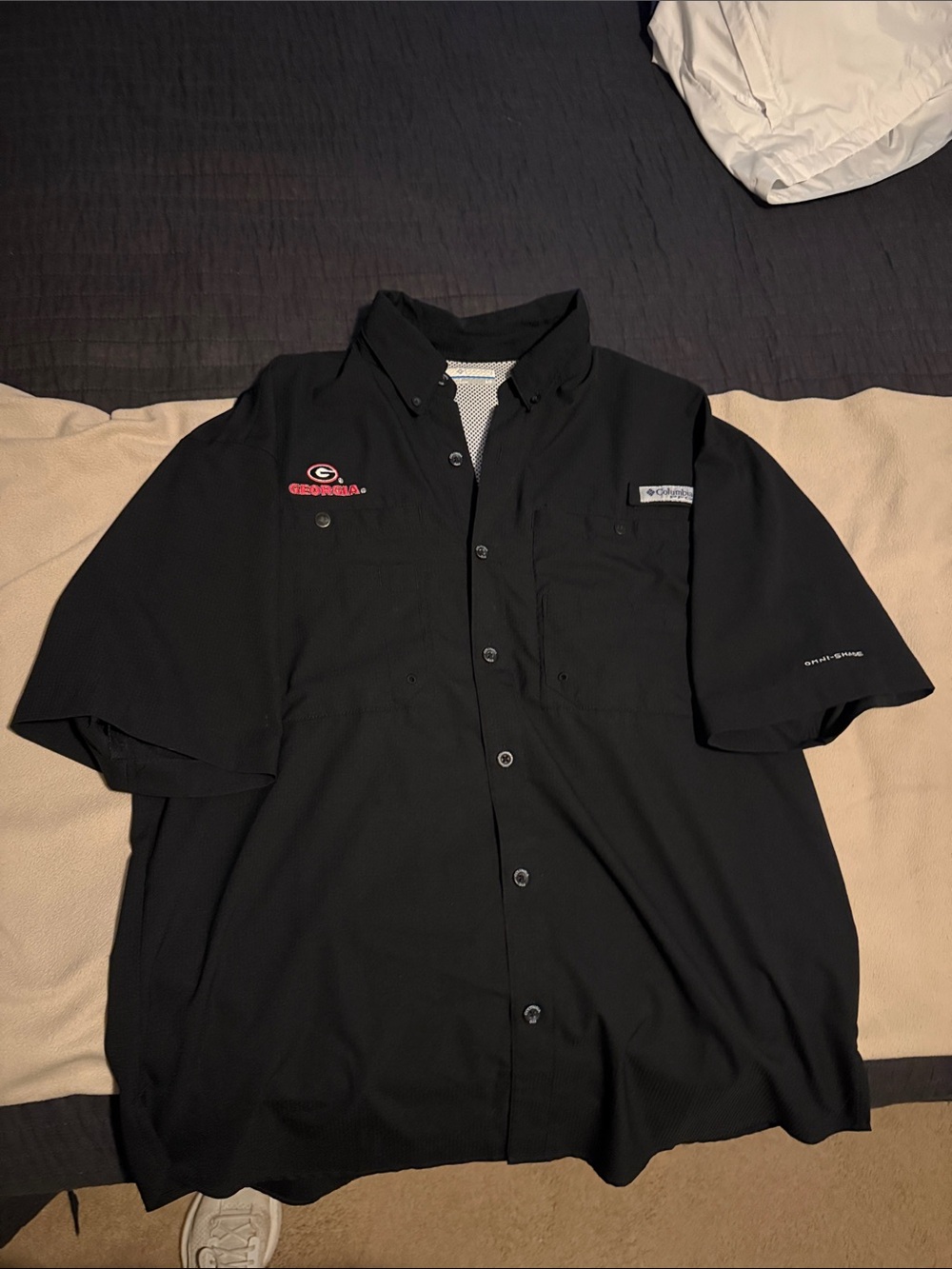 Columbia Black Short-Sleeve Shirt Jacket with Red Logo - Men